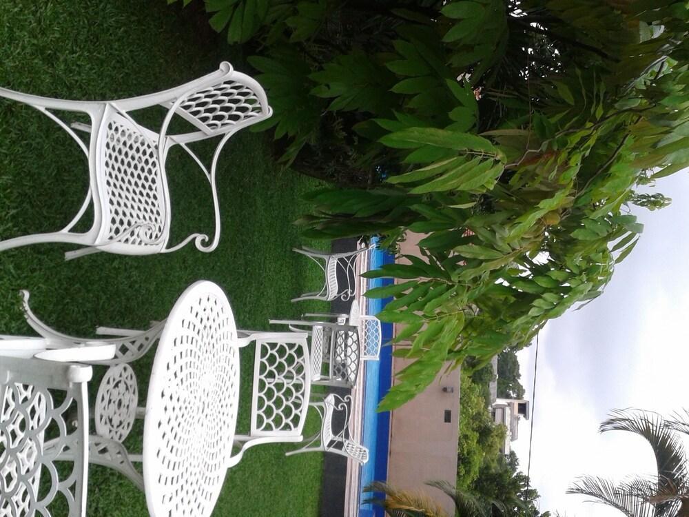 Grand 7 Hotel Thalawathugoda Talawatugoda Buitenkant foto