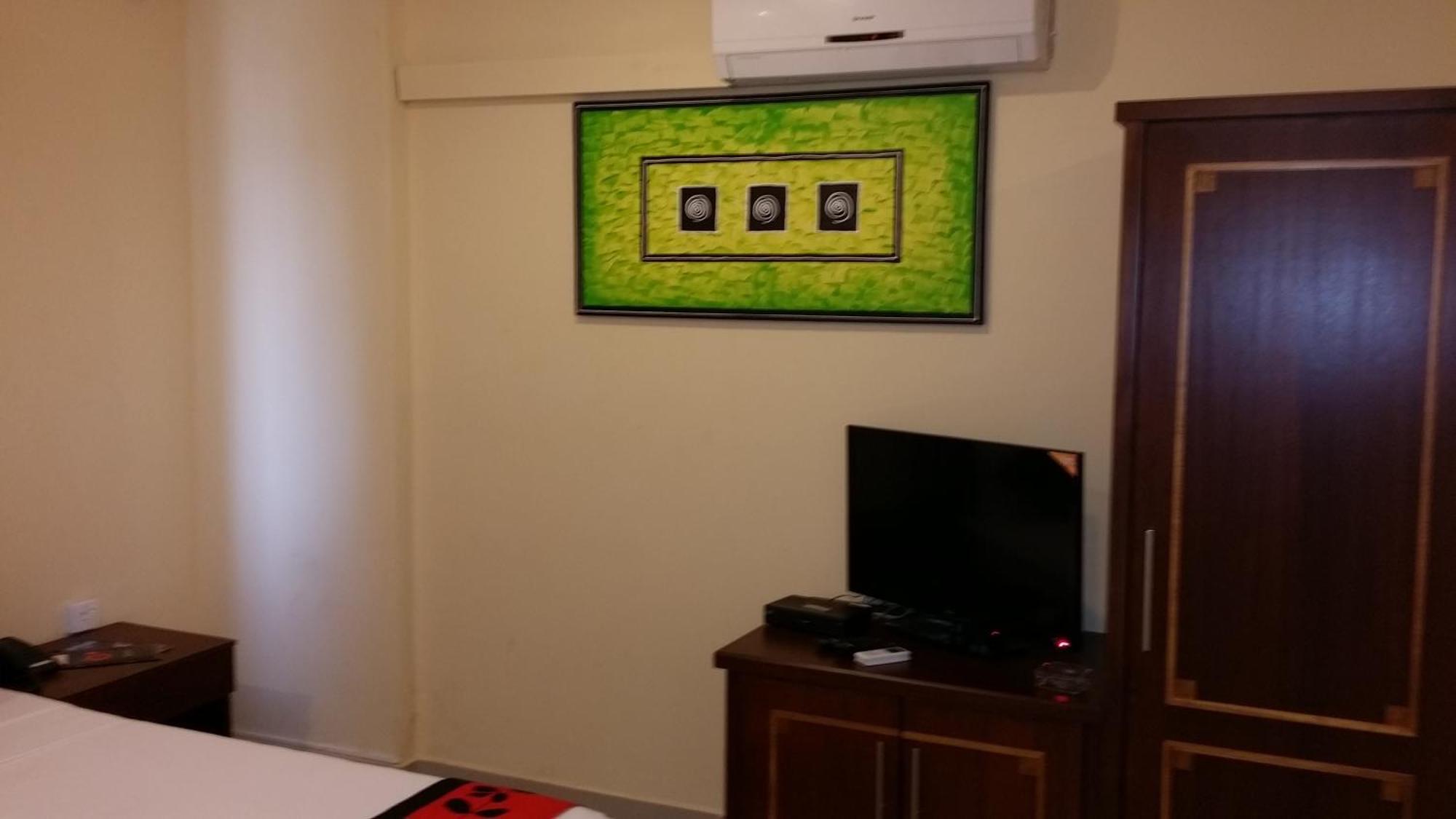 Grand 7 Hotel Thalawathugoda Talawatugoda Kamer foto