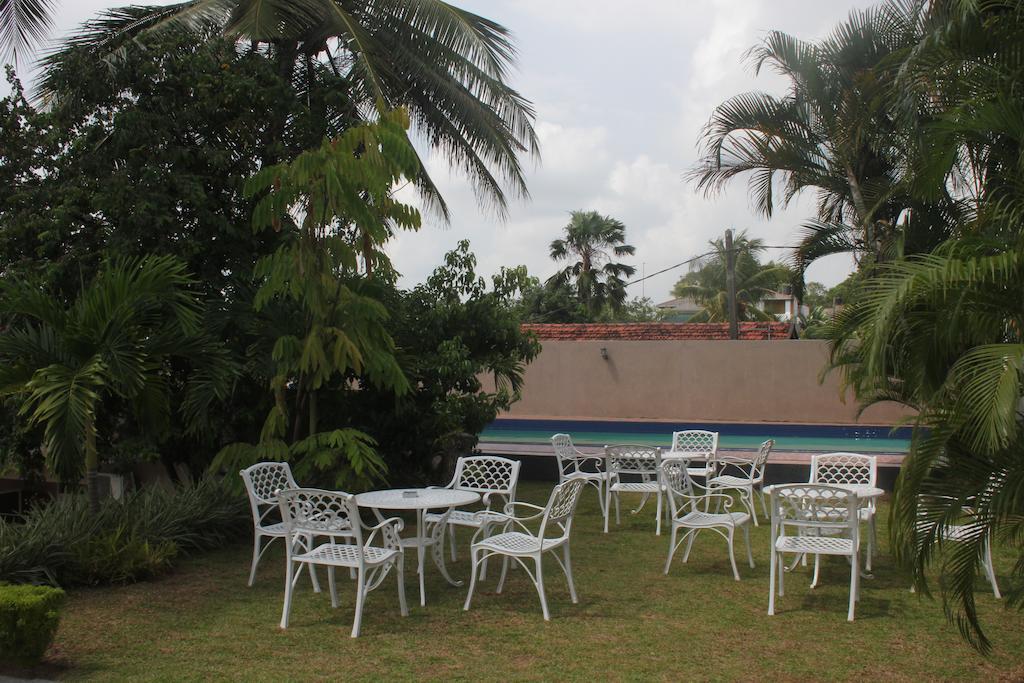 Grand 7 Hotel Thalawathugoda Talawatugoda Buitenkant foto