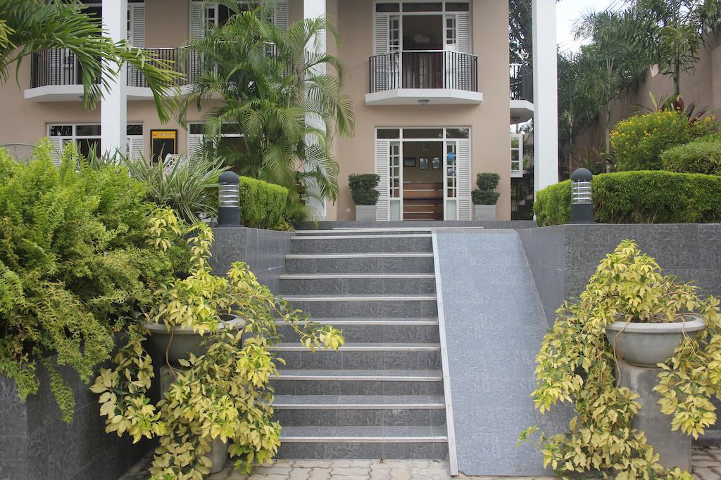Grand 7 Hotel Thalawathugoda Talawatugoda Buitenkant foto